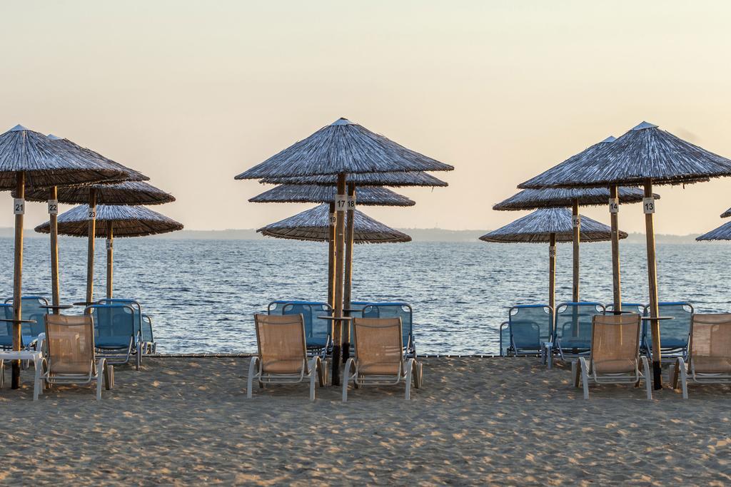 Coral Blue Beach Hotel Gerakini Exterior photo