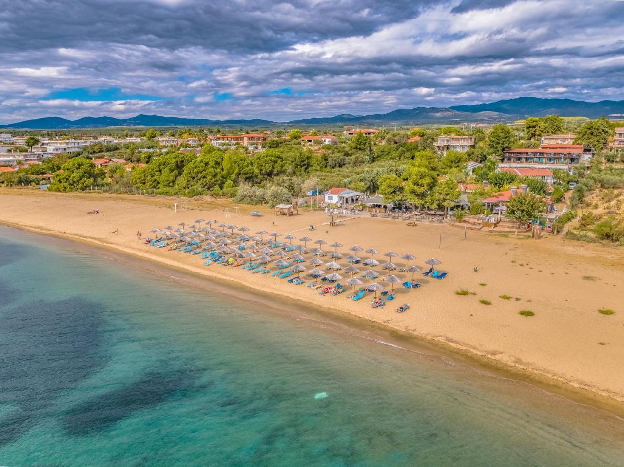 Coral Blue Beach Hotel Gerakini Exterior photo